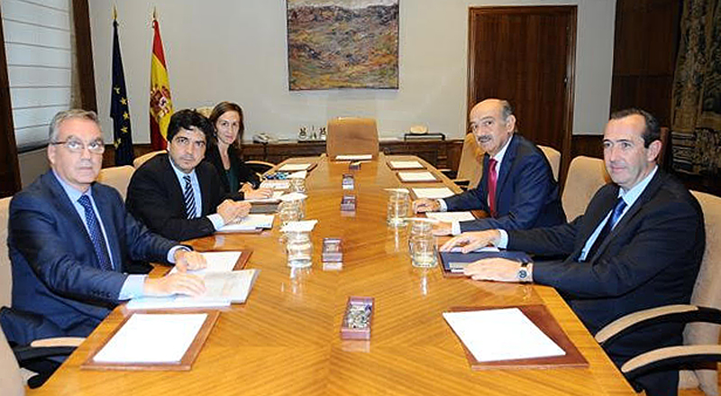 EL CONSEJRO DE OBRAS PUBLICAS,JOSE MARIA MAZON, SE REUNE CON ELSUBSECRETARIO DE FOMENTO, MARIO GARCES. 8 SEP 16