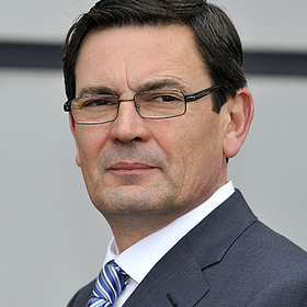 Director de Suelo y Urbanismo: Rafael Bernardo Farias Blanc Director de Planificación y Procesos Operativos de Vivienda: Mario José Yoldi Domínguez